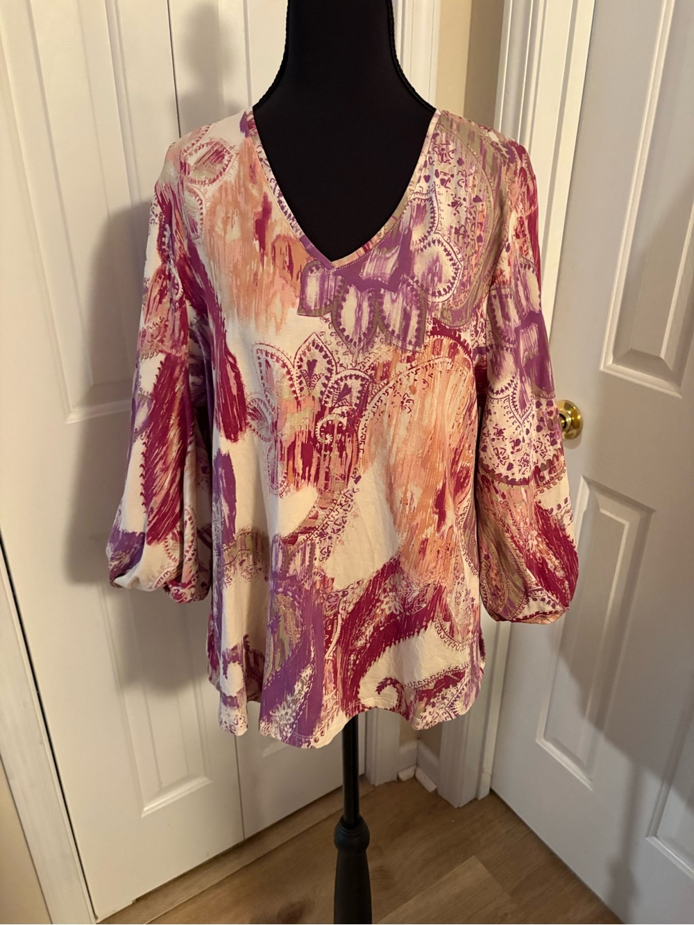 Chicos Women's V-Neck Printed Blouse in Purple & Cream